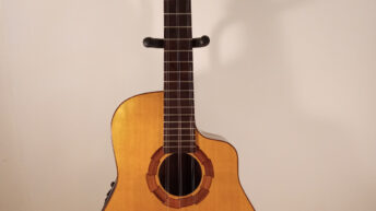 Tres Cubano Premium, acústico o amplificado - beautifulinstrument.com - vista frontal