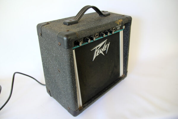 Amplificador USA para guitarra Peavey Rage 158 made in USA 15W