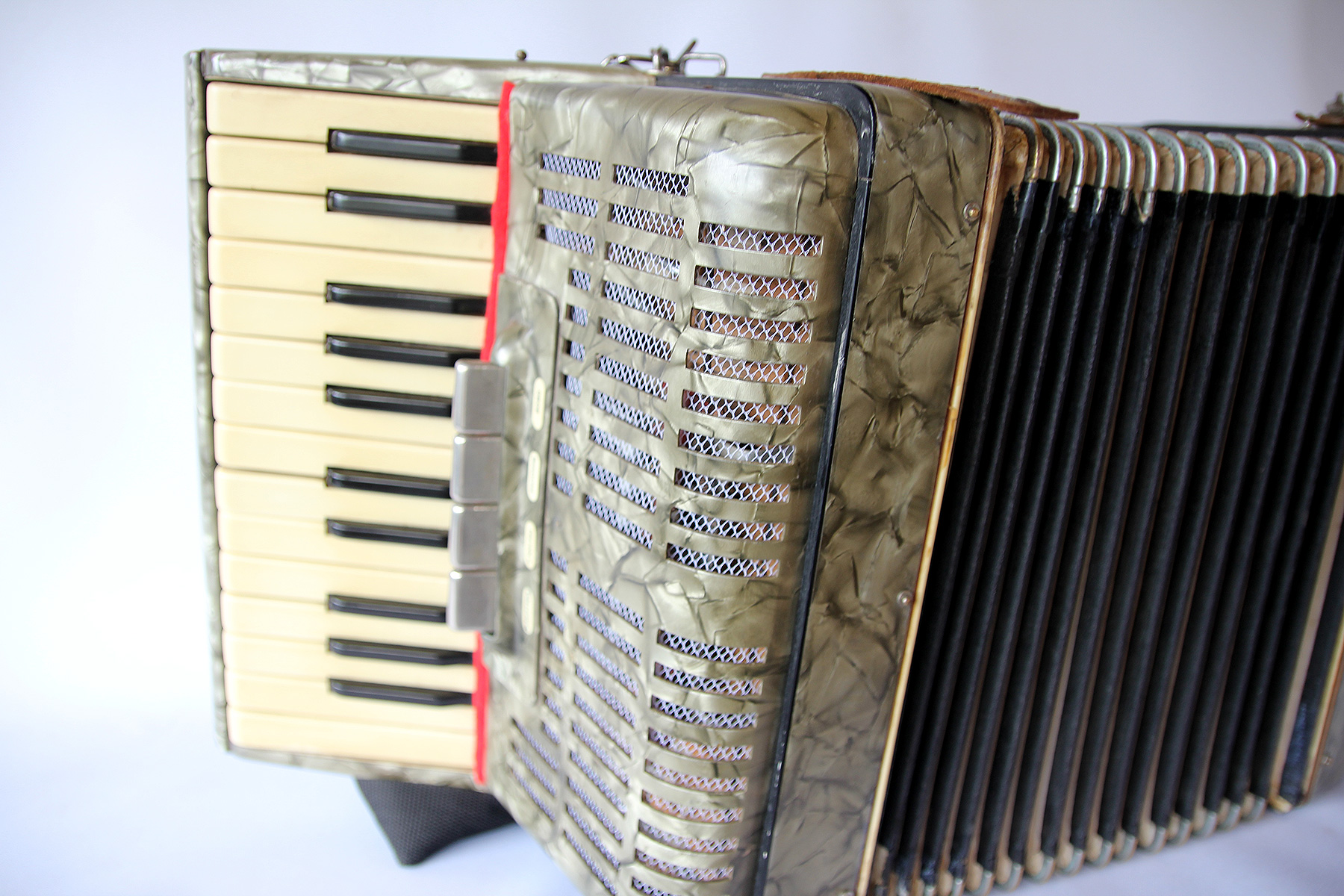 Acordeón Weltmeister usado, origen Alemania del Este, 40 bajos - Imagen 5