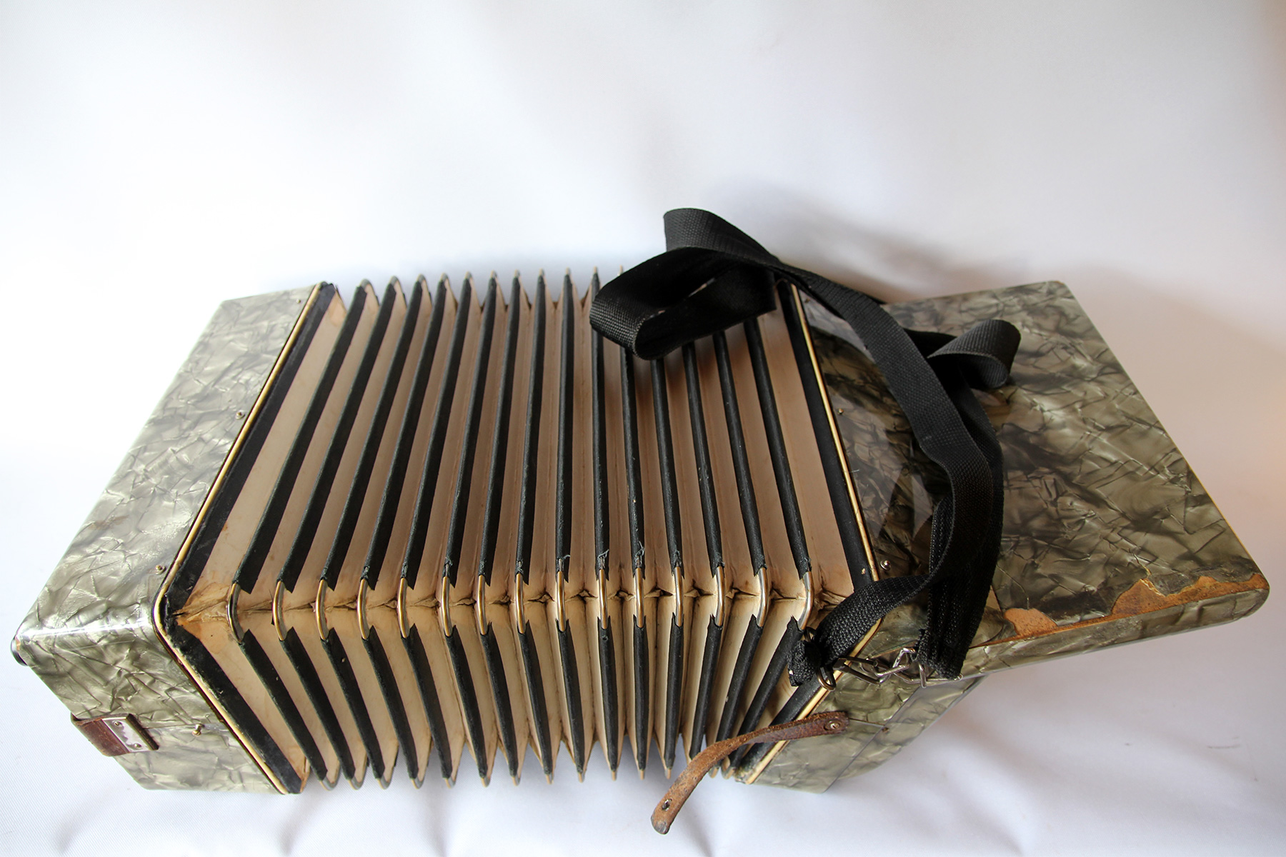 Acordeón Weltmeister usado, origen Alemania del Este, 40 bajos - Imagen 9