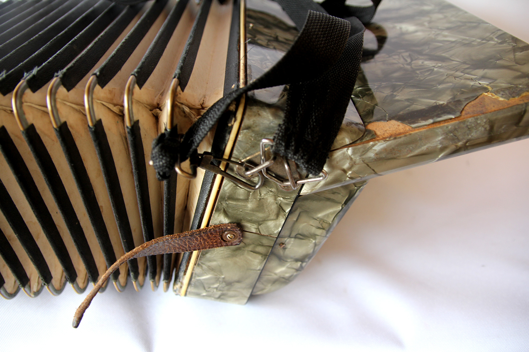 Acordeón Weltmeister usado, origen Alemania del Este, 40 bajos - Imagen 18