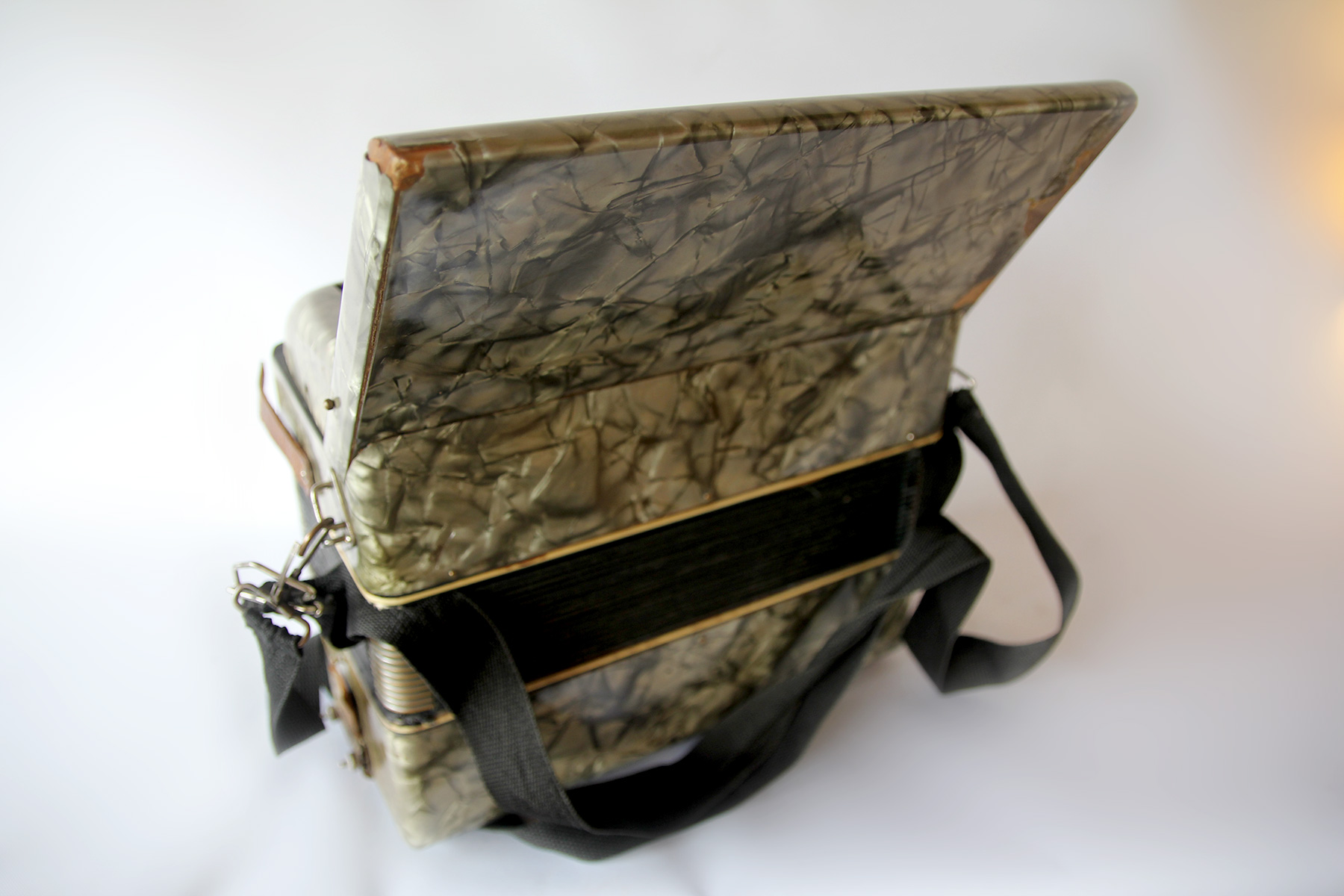 Acordeón Weltmeister usado, origen Alemania del Este, 40 bajos - Imagen 11