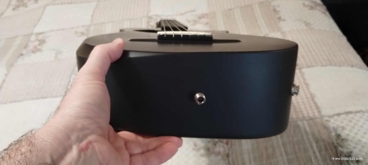 Guitarra clásica de viaje Overhead™ con acabado en carbono negro mate - Journey Instruments - Imagen 4