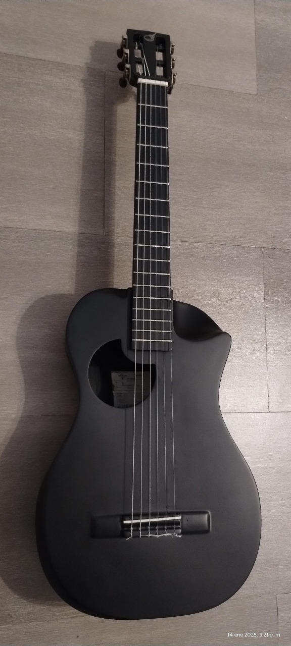 Guitarra clásica de viaje Overhead™ con acabado en carbono negro mate - Journey Instruments - Imagen 5