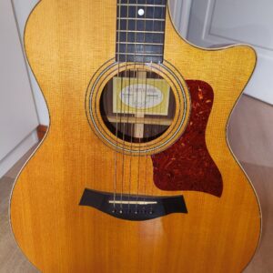 Guitarra eletroacústica Taylor 414 CE Fall Limited Edition (imaculada)